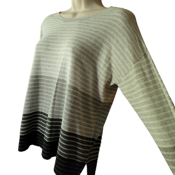 Gap Ombre Sweater Womens Size Small Stripe Long Sleeves Round Neck Pullover - Picture 3 of 8